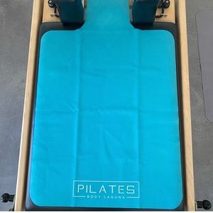 Reformer carriage non slip protective mat